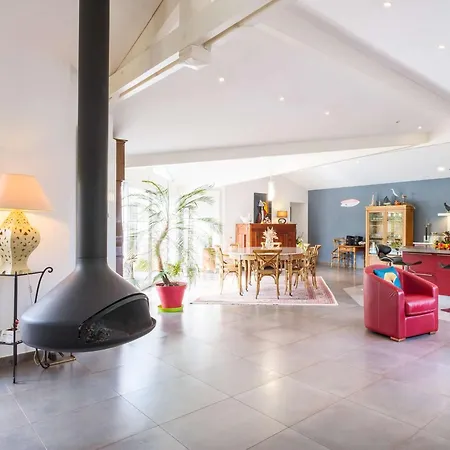 Villa De Plain-pied Avec Piscine - 8 Pers. - Fr-1-877-17